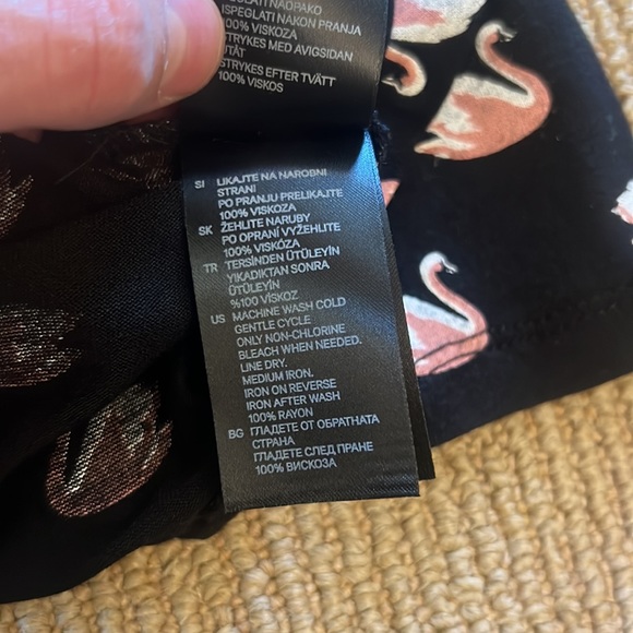 H&M pink swans tee M - Picture 4 of 4